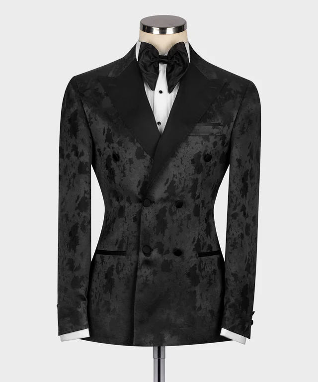 Smoking noir à col en satin et à motifs noirs