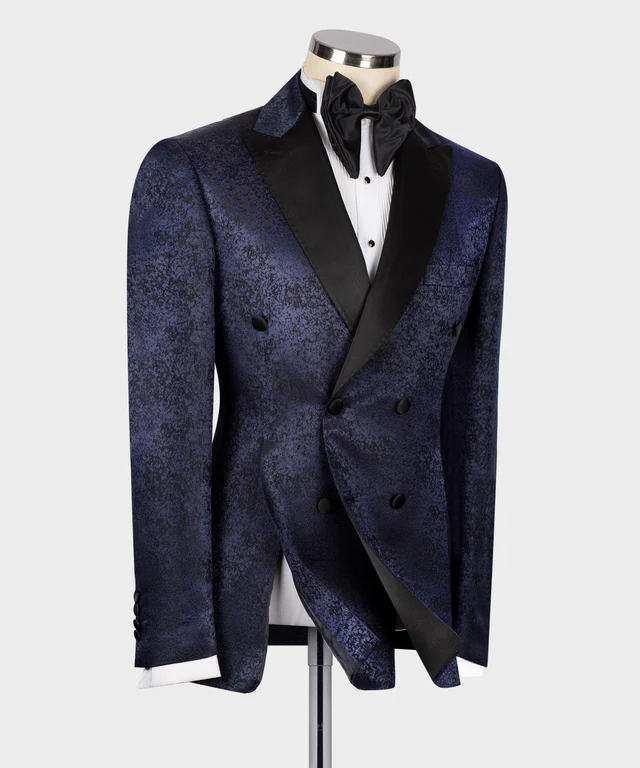 Smoking bleu marine à motifs, col en satin noir