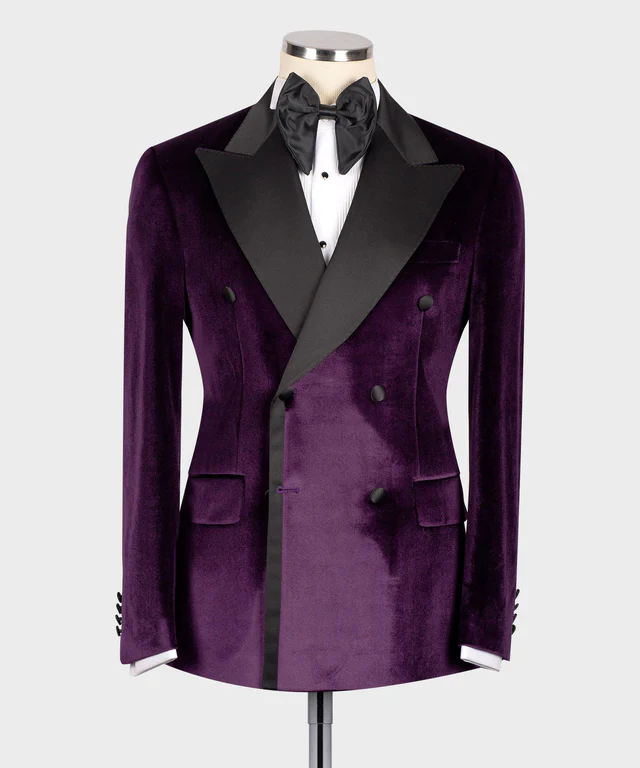 Veste croisée en velours violet et satin noir à revers